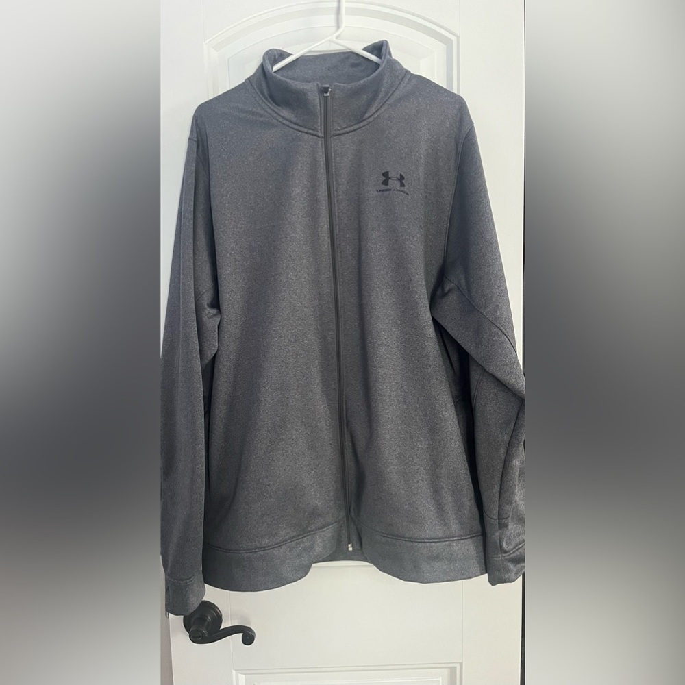 Under Armour men’s jacket- full zip loose fit